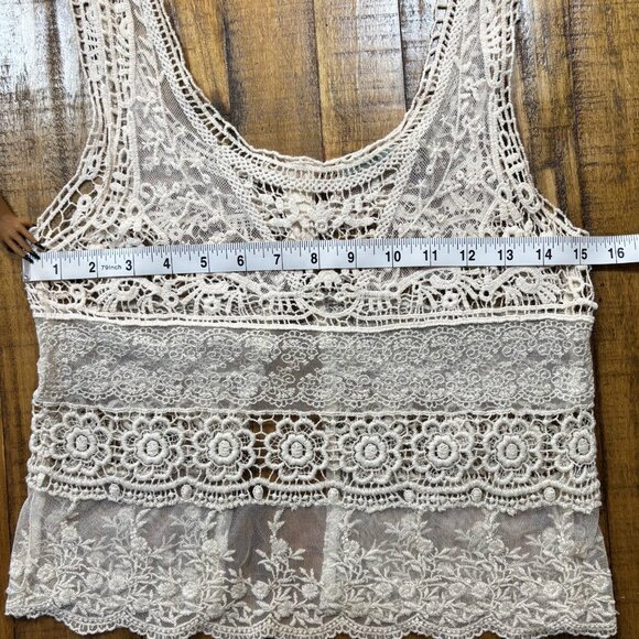 KIMCHI BLUE UO Lace Crochet Tank Top with Button-Back Detail - XS/S - Picture 5 of 8